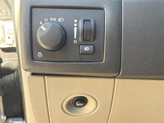 Used 2005 Chrysler 300 C RWD image 31