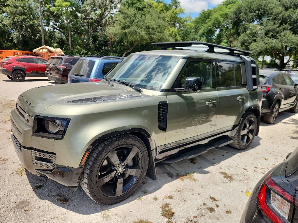 Used 2021 Land Rover Defender 110 X-Dynamic SE AWD/4WD image 1