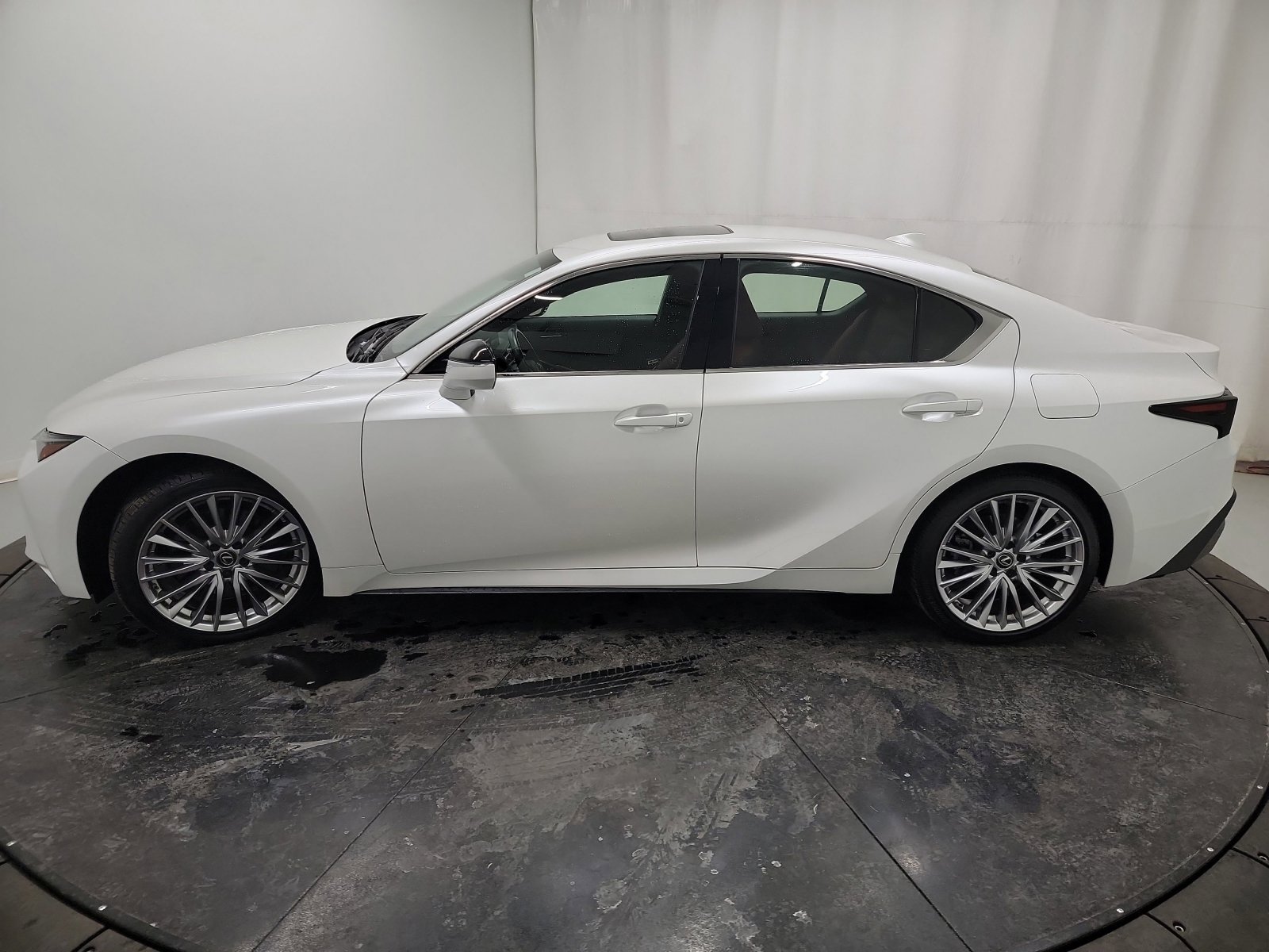 Used 2022 Lexus IS 300 AWD w/ Premium Package image 4