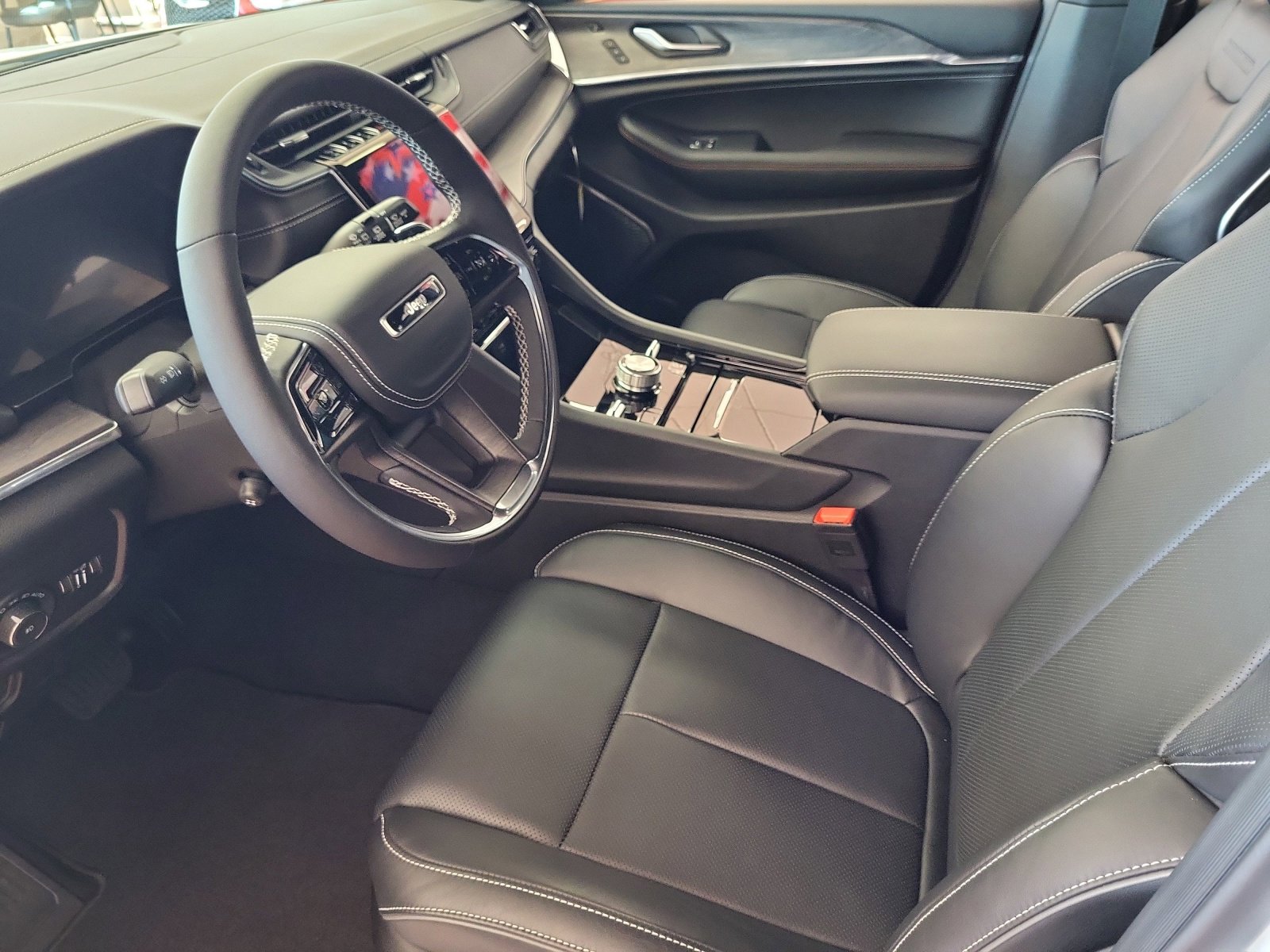 New 2025 Jeep Grand Cherokee L Overland w/ Luxury Tech Group IV image 20
