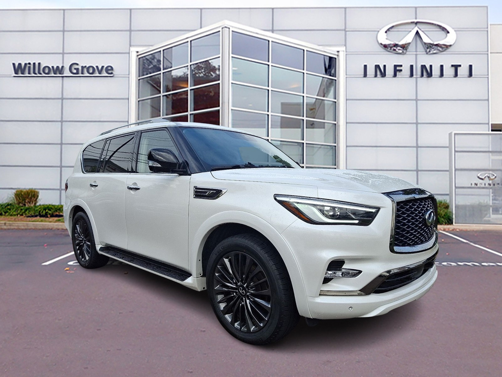 Certified 2024 INFINITI QX80 Premium Select w/ Cargo Package AWD/4WD image 1