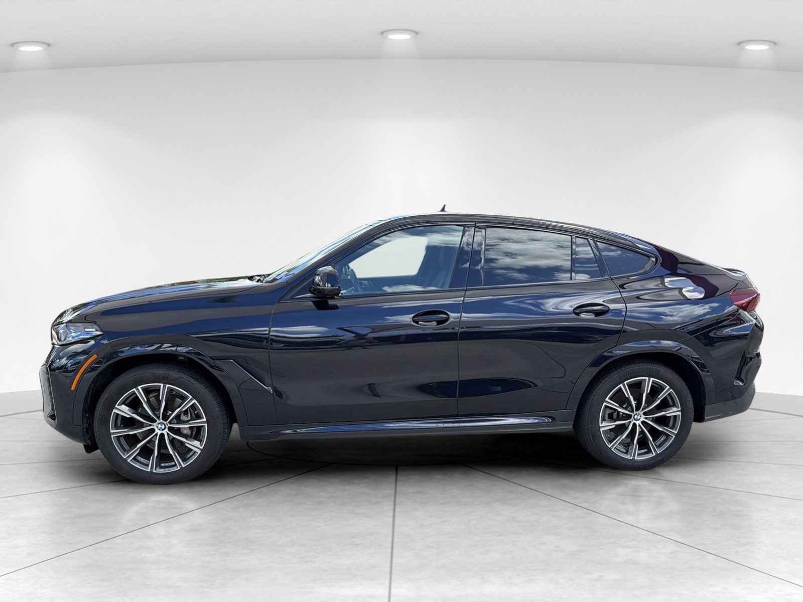 Certified 2026 BMW X6 xDrive40i AWD/4WD image 7
