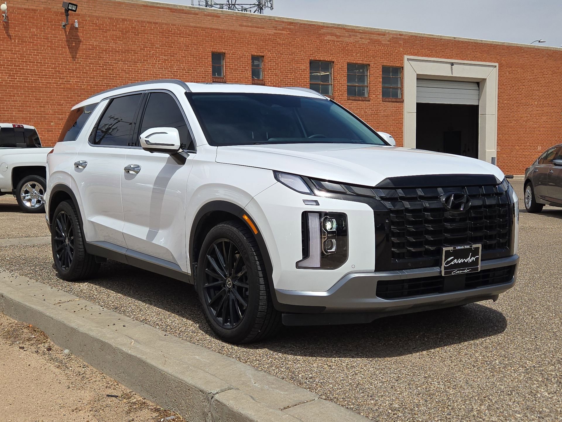 Used 2024 Hyundai Palisade Limited FWD image 1