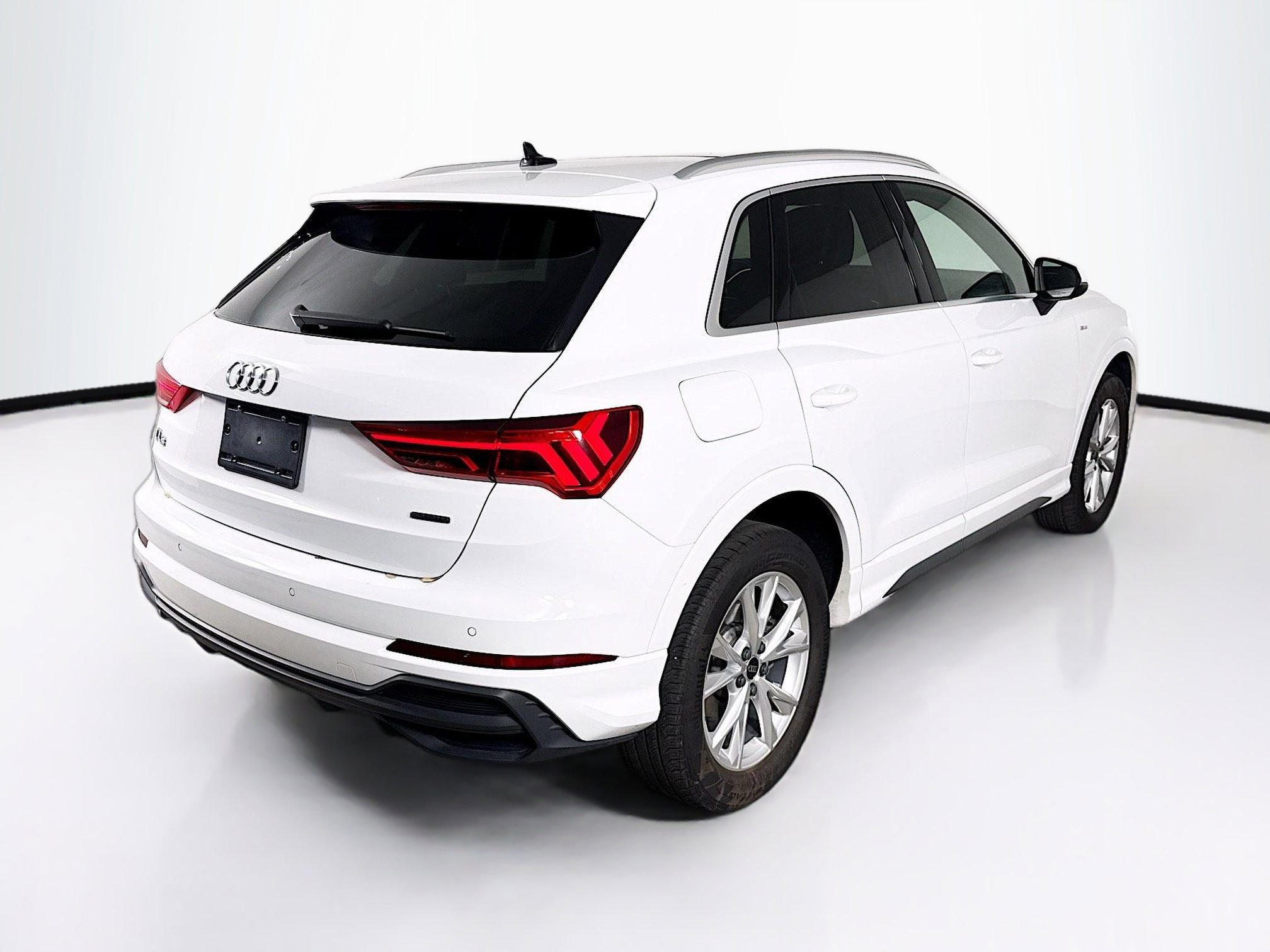 Used 2025 Audi Q3 2.0T Premium image 32