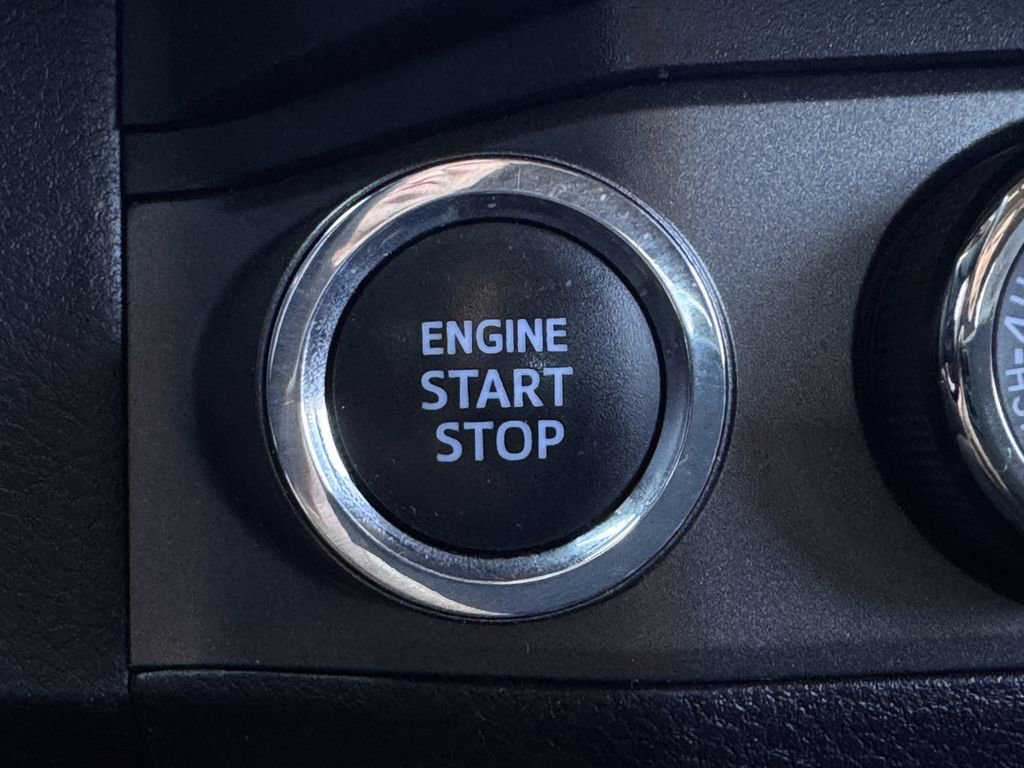 Used 2019 Toyota Tacoma TRD Off-Road image 21