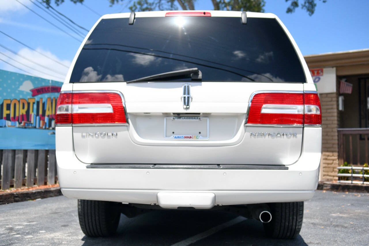 Used 2014 Lincoln Navigator L 2WD image 32