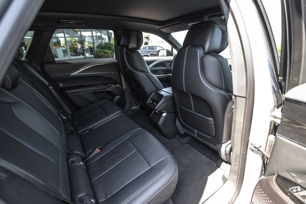 Used 2024 Cadillac Lyriq Sport RWD image 31