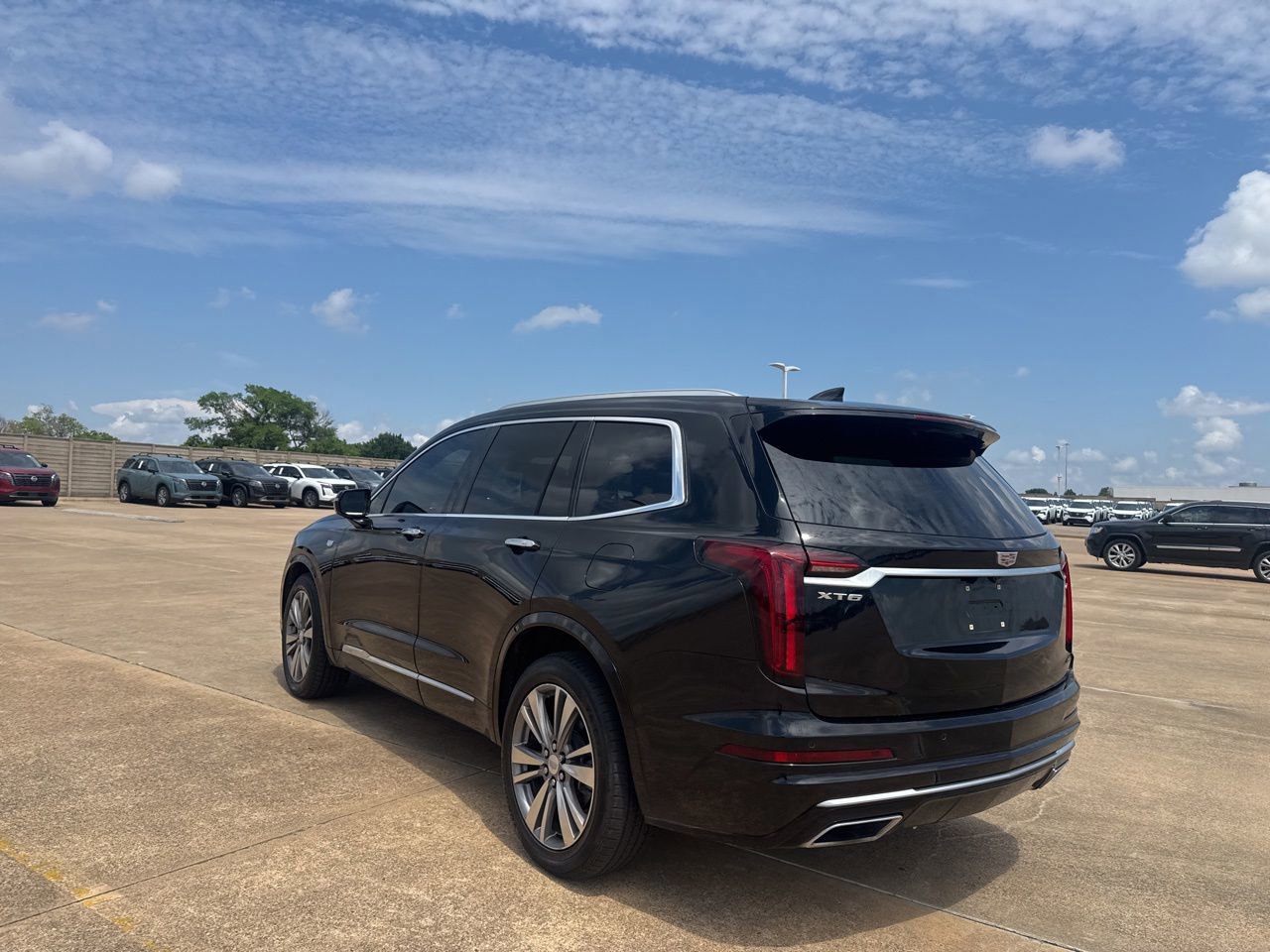 Used 2020 Cadillac XT6 Premium Luxury FWD image 18