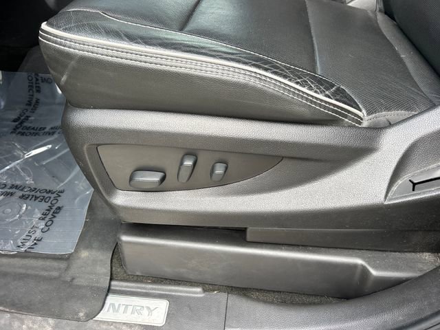 Used 2018 Chevrolet Silverado 1500 High Country image 30