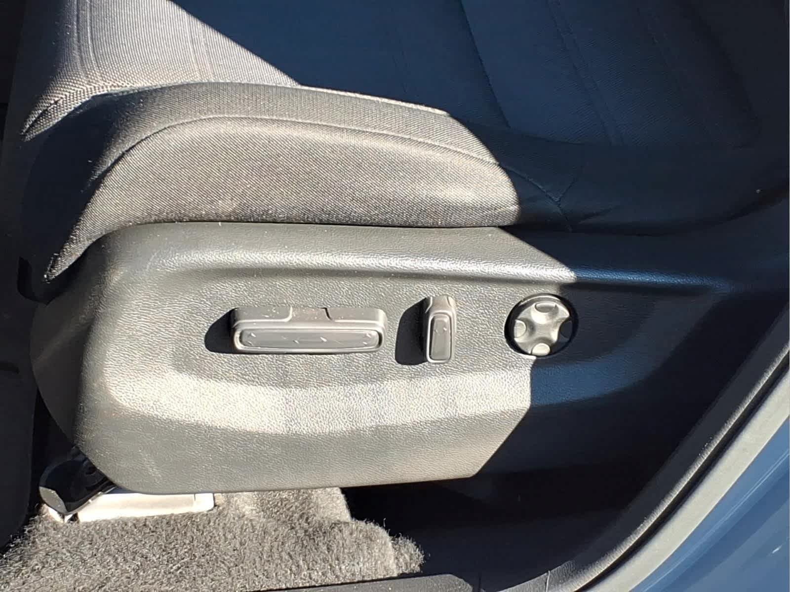 Used 2022 Honda CR-V EX image 16