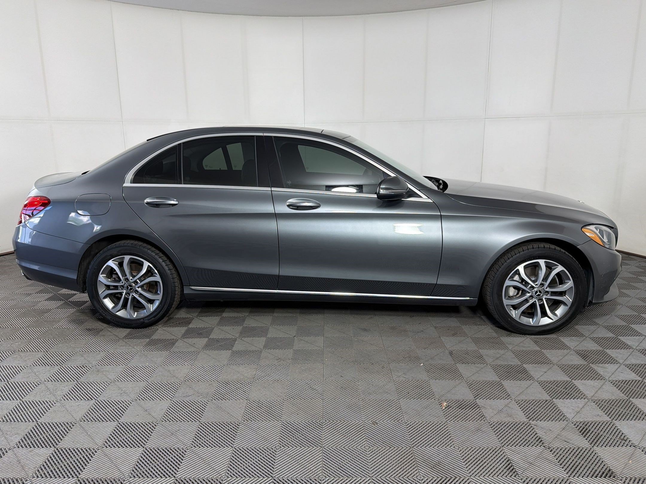 Used 2018 Mercedes-Benz C 300 4MATIC Sedan image 8