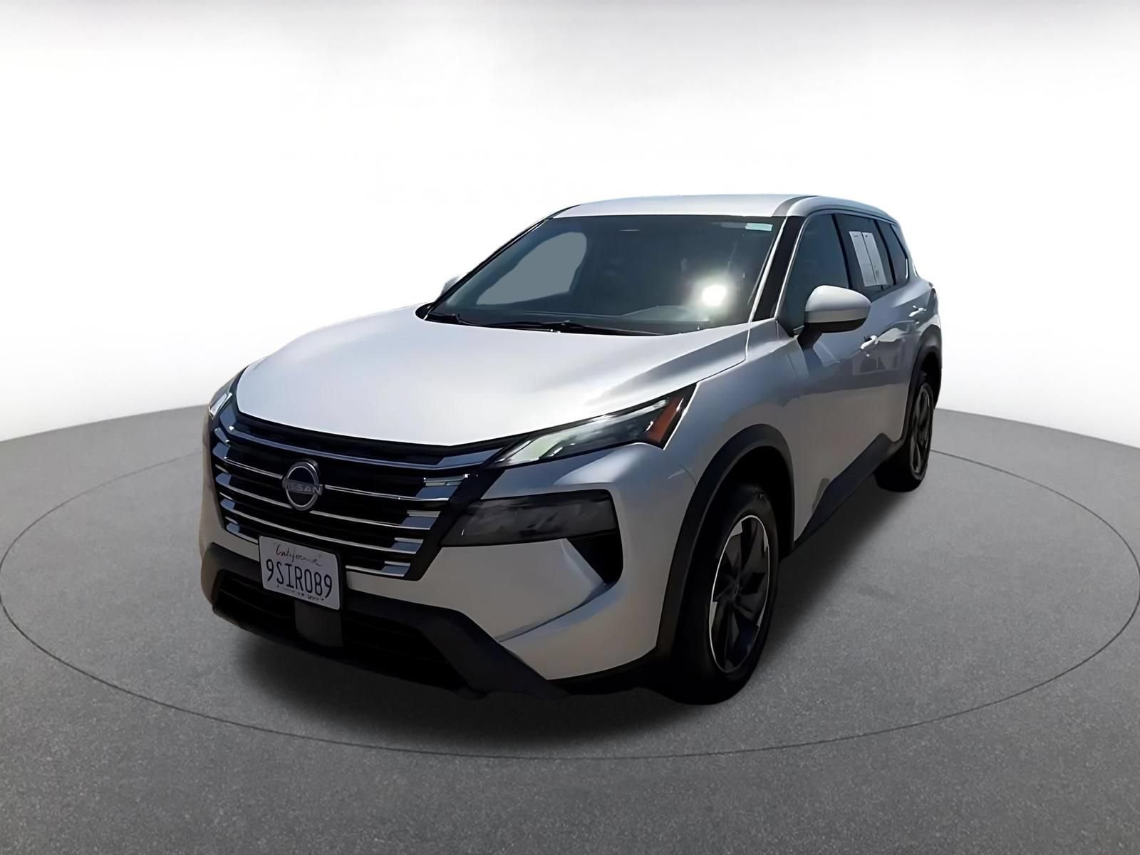 Used 2025 Nissan Rogue SV FWD image 6