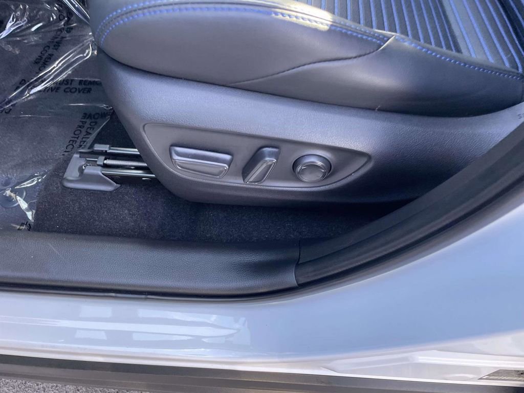 Used 2025 Toyota RAV4 XSE AWD/4WD image 28