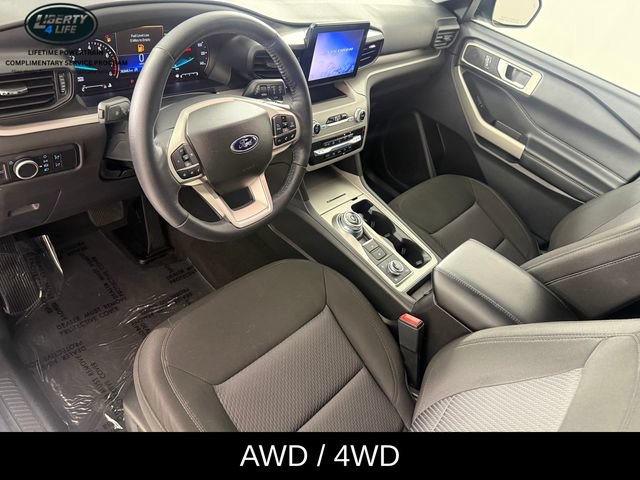Used 2023 Ford Explorer XLT AWD/4WD image 12