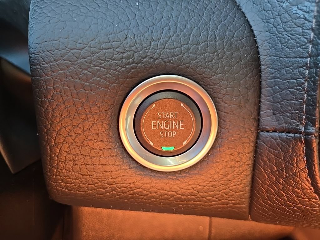 Used 2024 GMC Yukon XL Denali w/ Advanced Technology Package AWD/4WD image 52