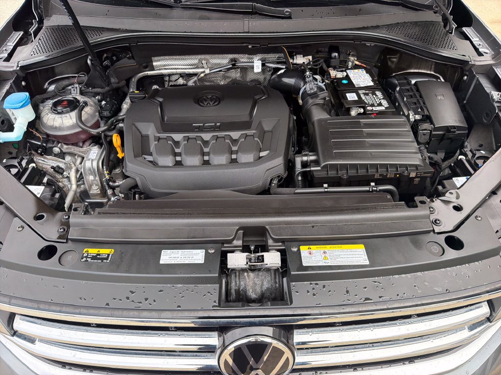 Certified 2023 Volkswagen Tiguan SE FWD image 28