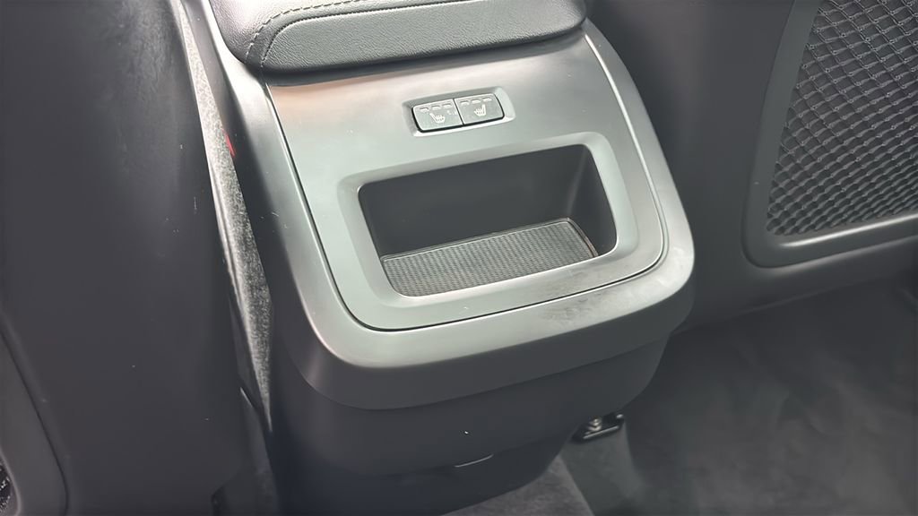 Used 2025 Volvo XC60 B5 Core AWD/4WD image 9