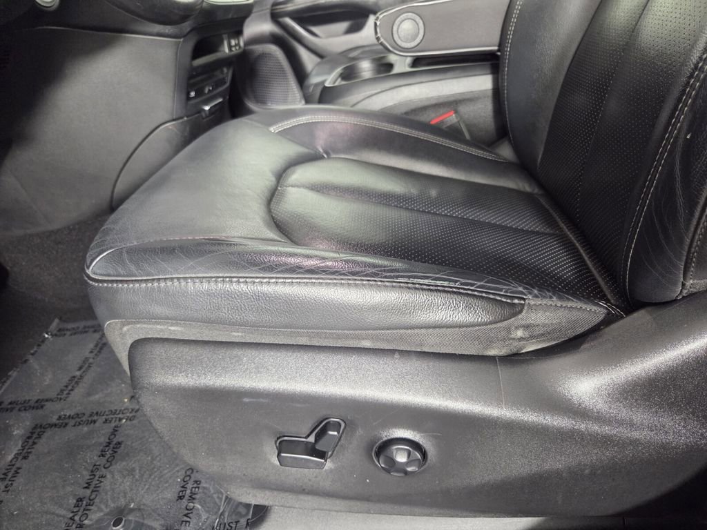 Certified 2020 Chrysler Pacifica Touring-L Plus w/ Advanced Safetytec Group FWD image 12