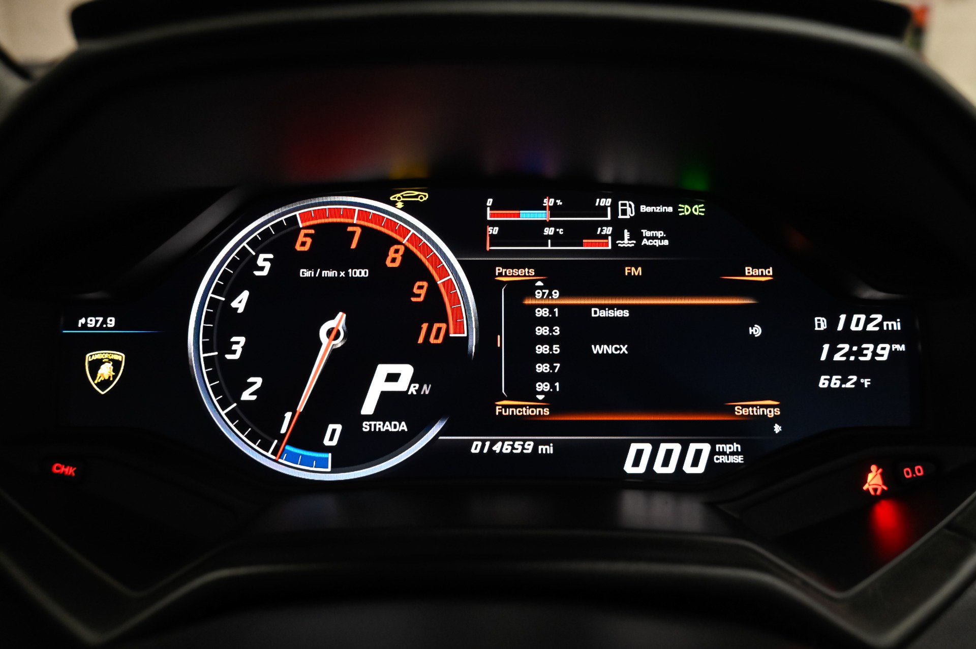 Used 2017 Lamborghini Huracan LP 610-4 AWD/4WD image 8