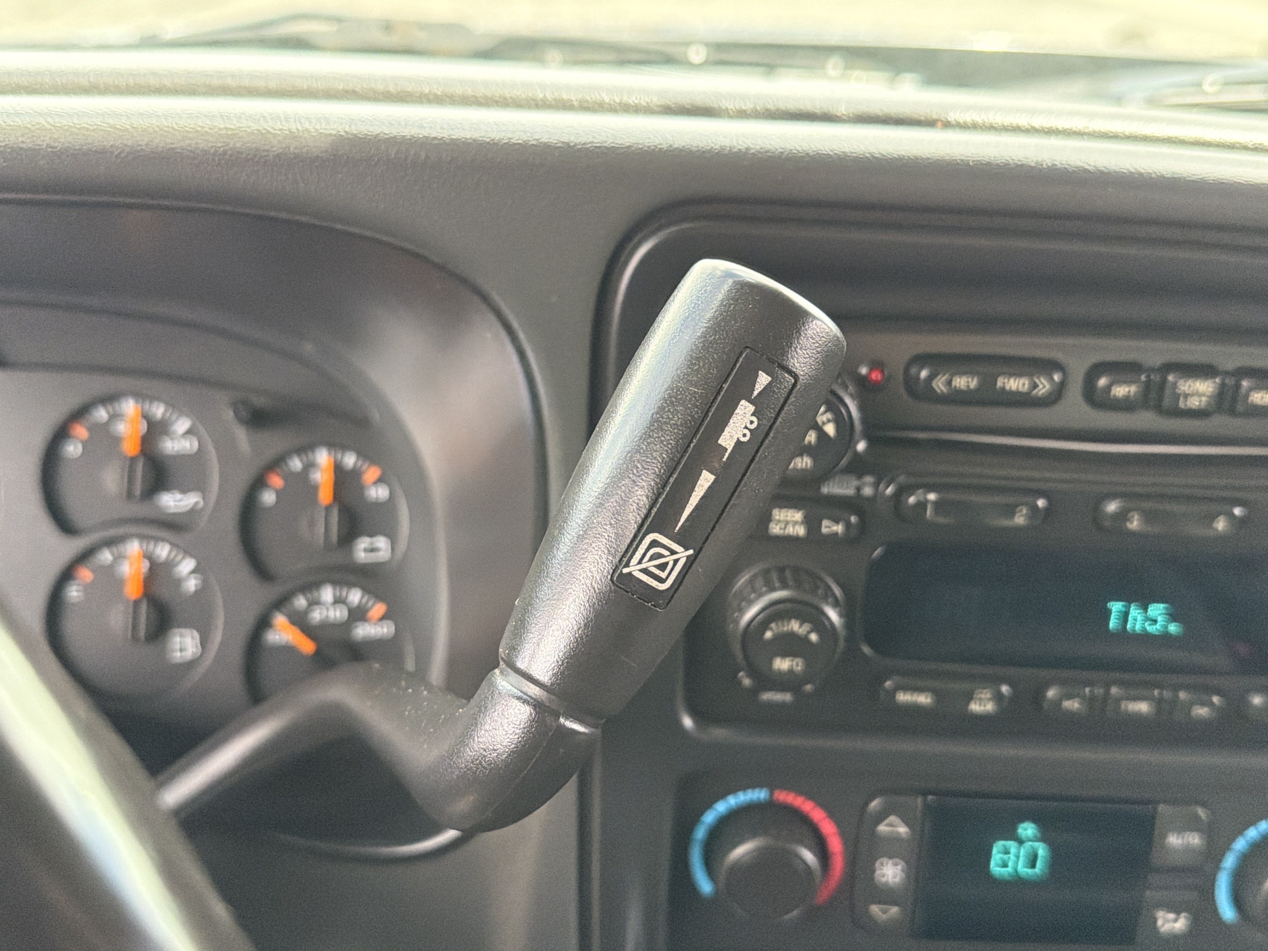 Used 2005 Chevrolet Silverado 2500 LT w/ Heavy-Duty Power Package AWD/4WD image 22