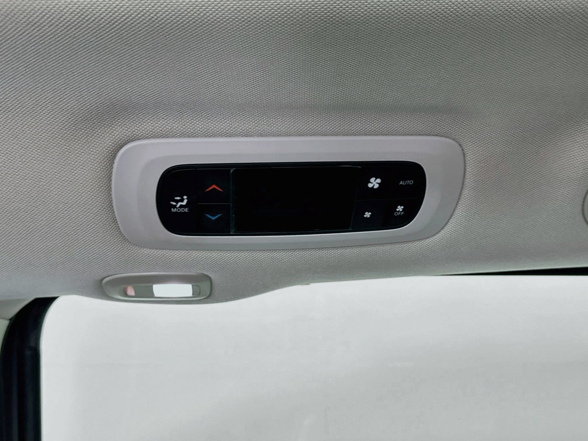 Used 2023 Chrysler Pacifica Limited w/ Uconnect Theater Family Group AWD/4WD image 26