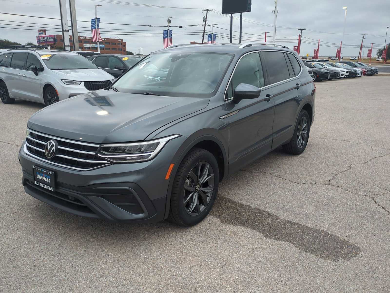 Used 2024 Volkswagen Tiguan SE image 4