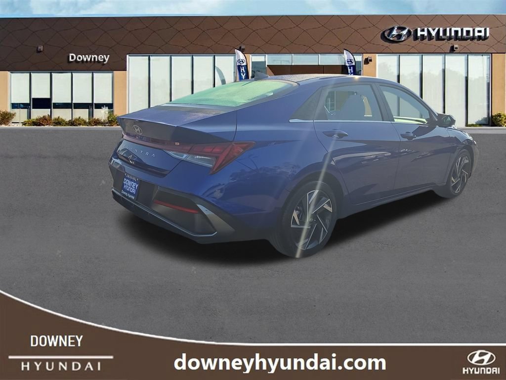Used 2025 Hyundai Elantra SEL FWD image 5