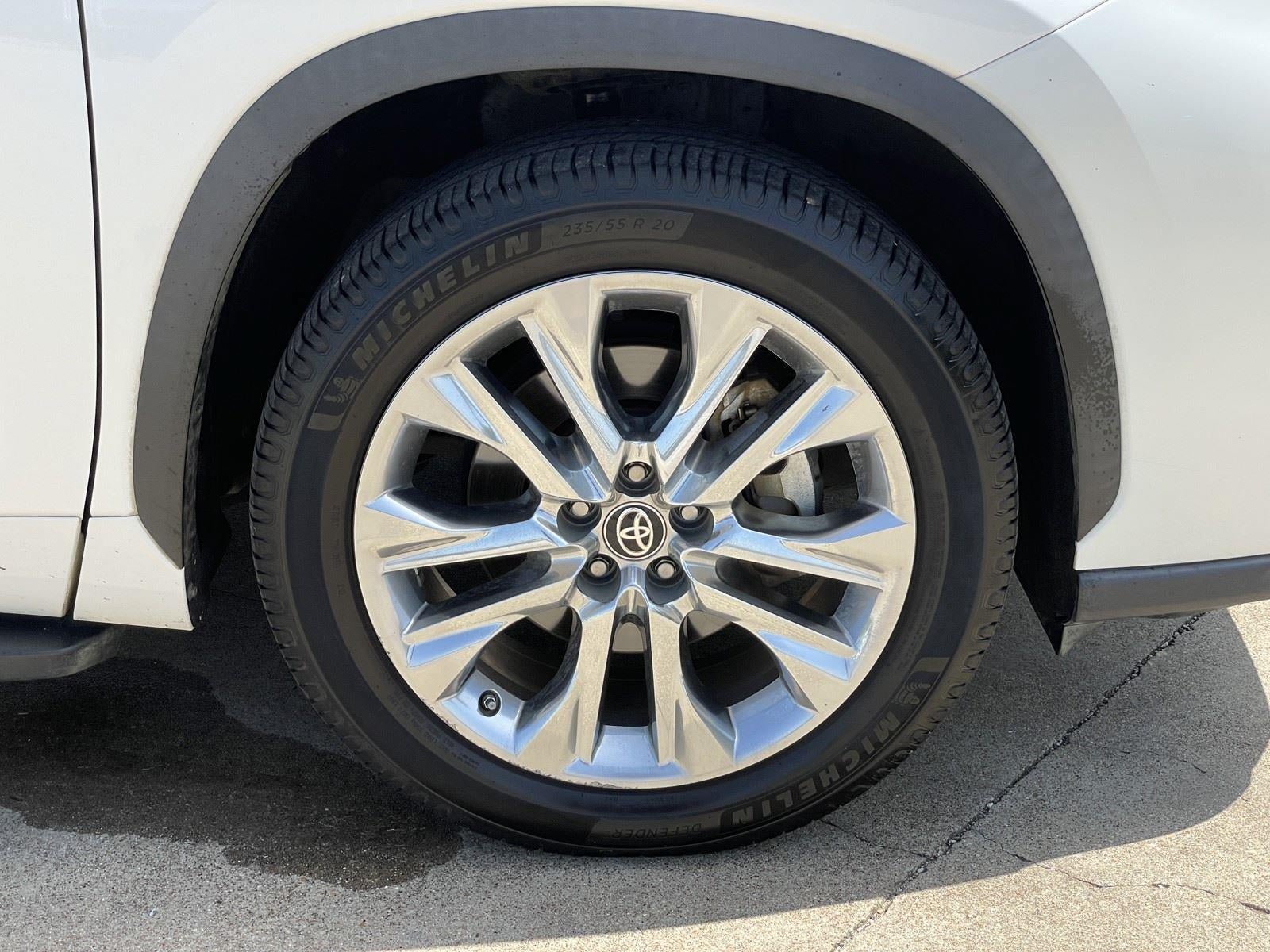 Used 2020 Toyota Highlander Limited FWD image 58