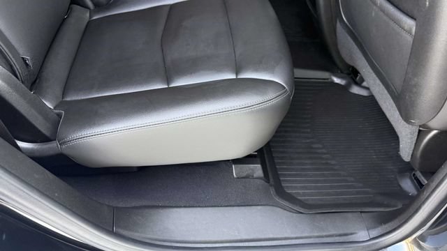 Certified 2024 Cadillac XT5 Luxury w/ LPO, Floor Liner Package AWD/4WD image 52