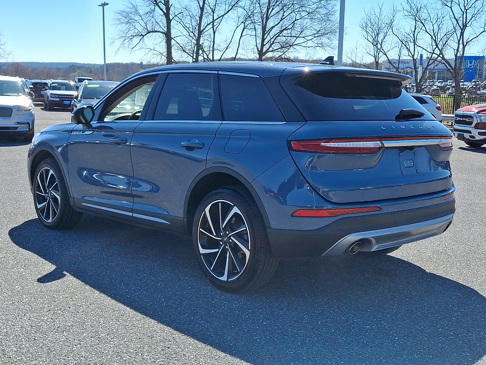 Used 2025 Lincoln Corsair Reserve image 4