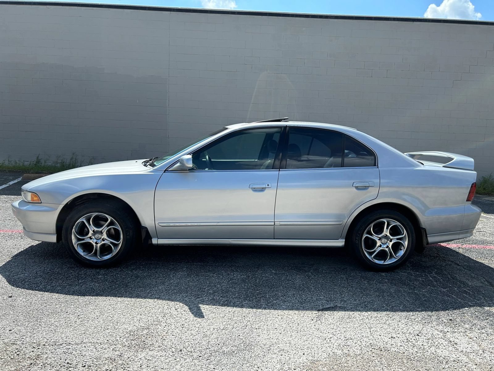 Used 2001 Mitsubishi Galant ES FWD image 3