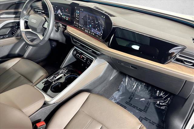 Used 2025 Audi Q5 Premium w/ Convenience Package AWD/4WD image 27