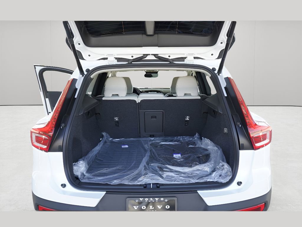 New 2026 Volvo XC40 B5 Plus w/ Protection Package AWD/4WD image 20