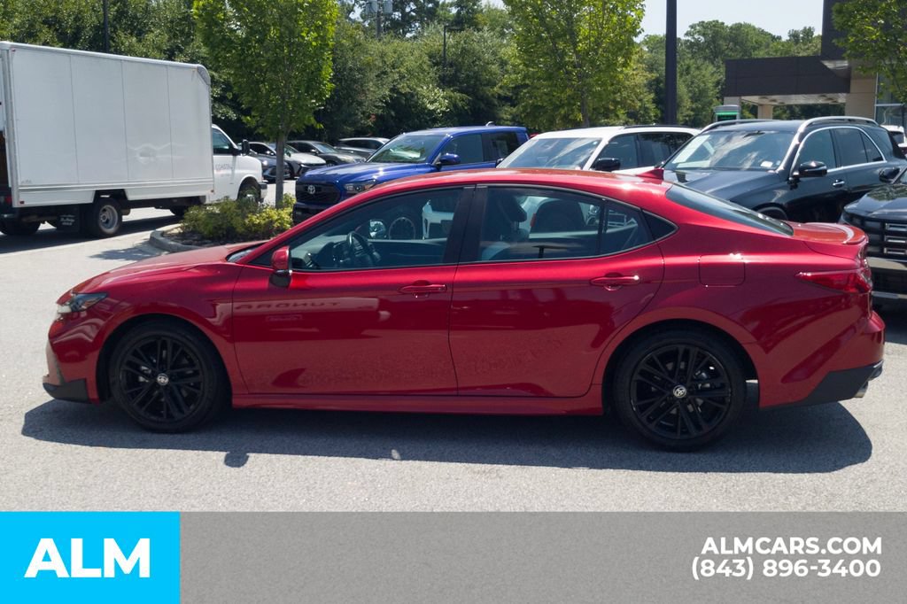 Used 2025 Toyota Camry SE FWD image 10