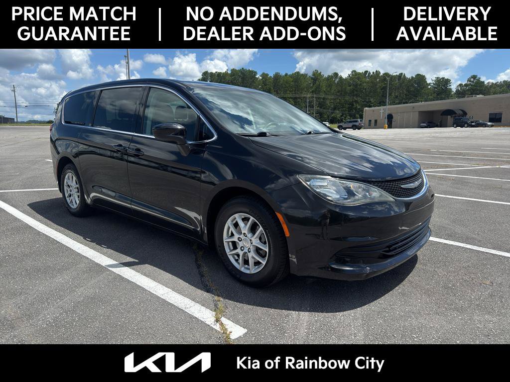 Used 2017 Chrysler Pacifica Touring FWD image 3