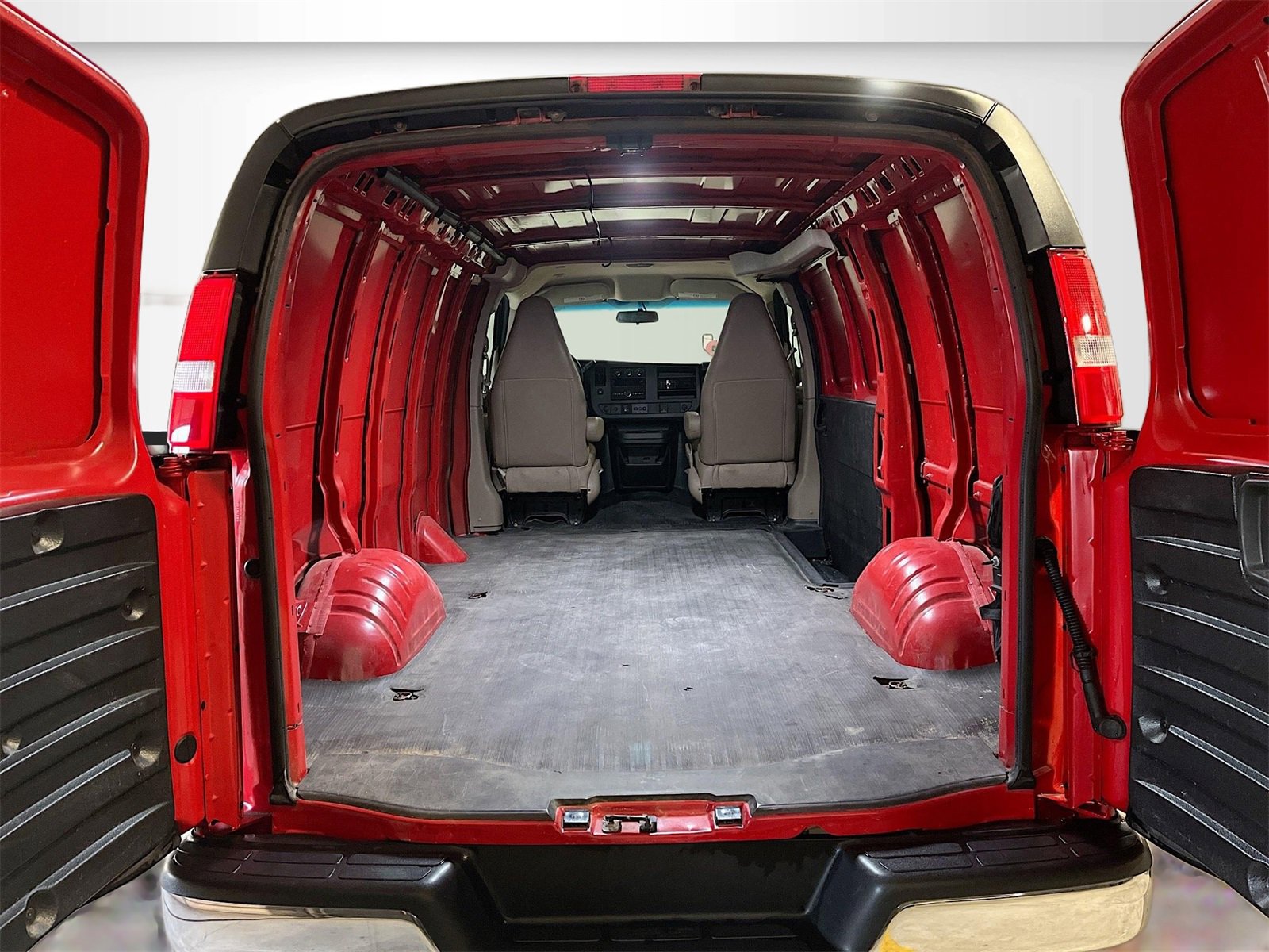 Used 2024 Chevrolet Express 2500 w/ Communications Package image 23