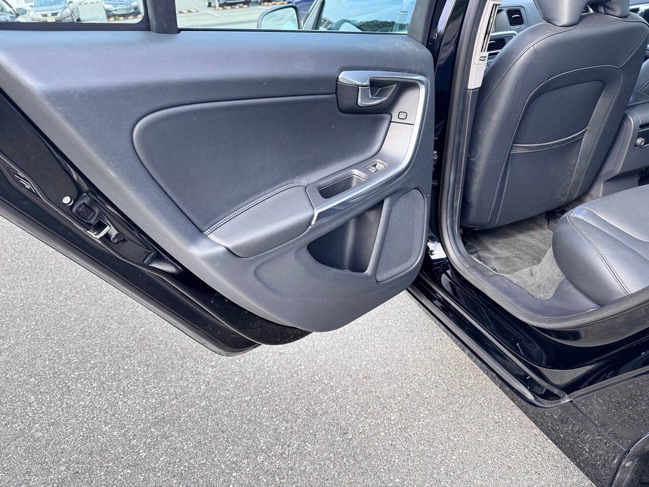 Used 2015 Volvo S60 T5 Platinum AWD/4WD image 5