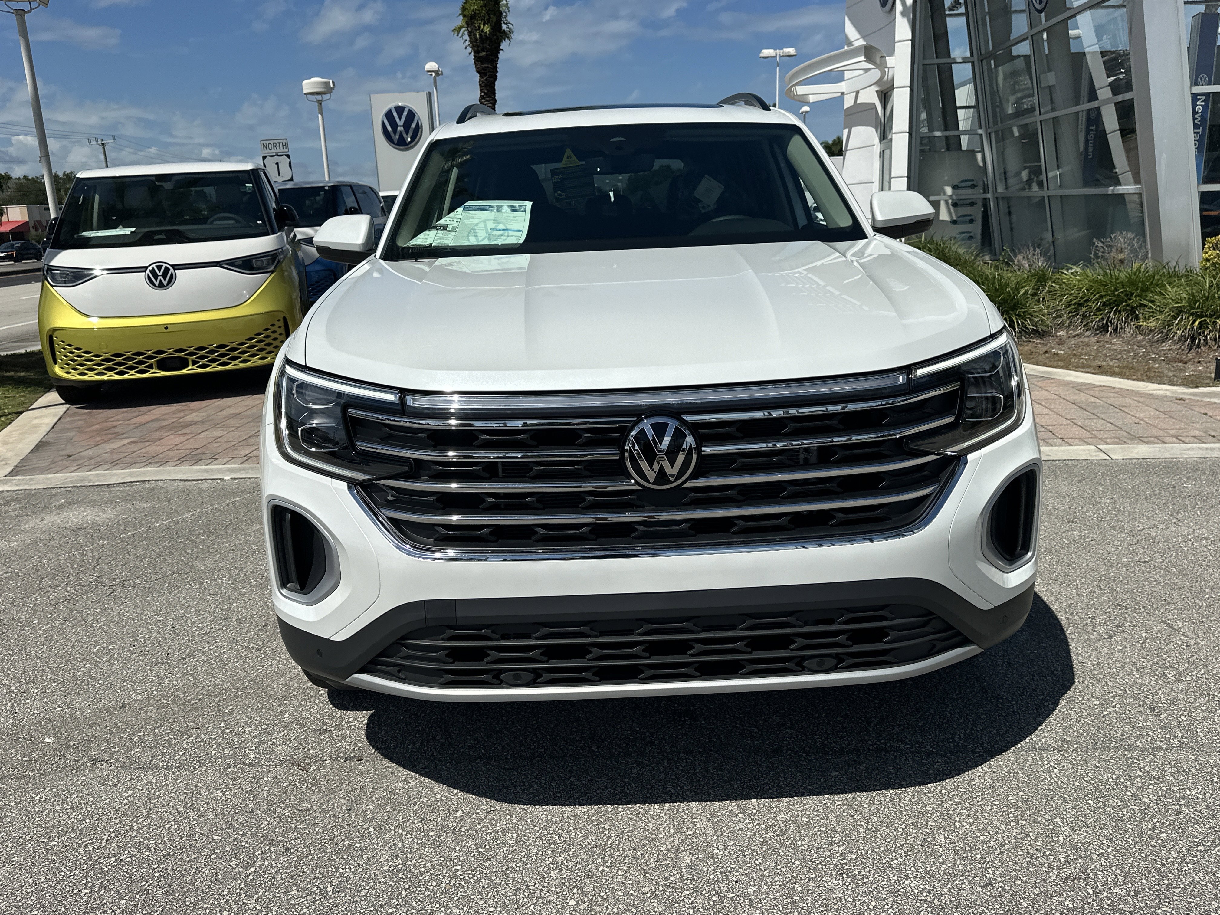 New 2026 Volkswagen Atlas SE image 3