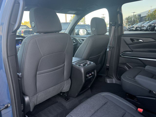 Used 2025 Chevrolet Traverse LT image 21