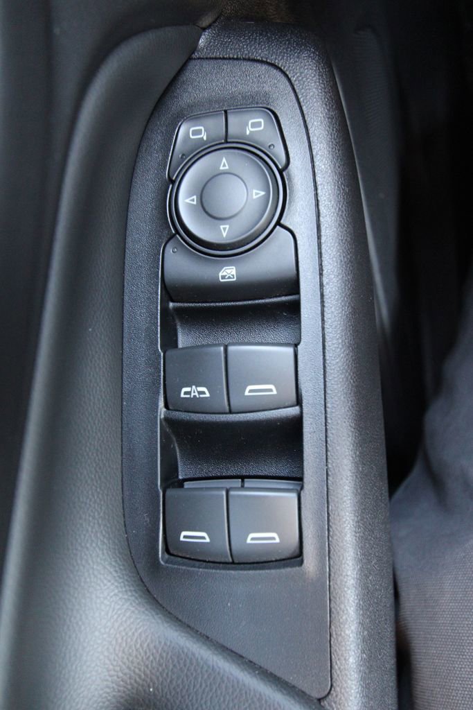 Used 2018 Chevrolet Equinox LT image 22