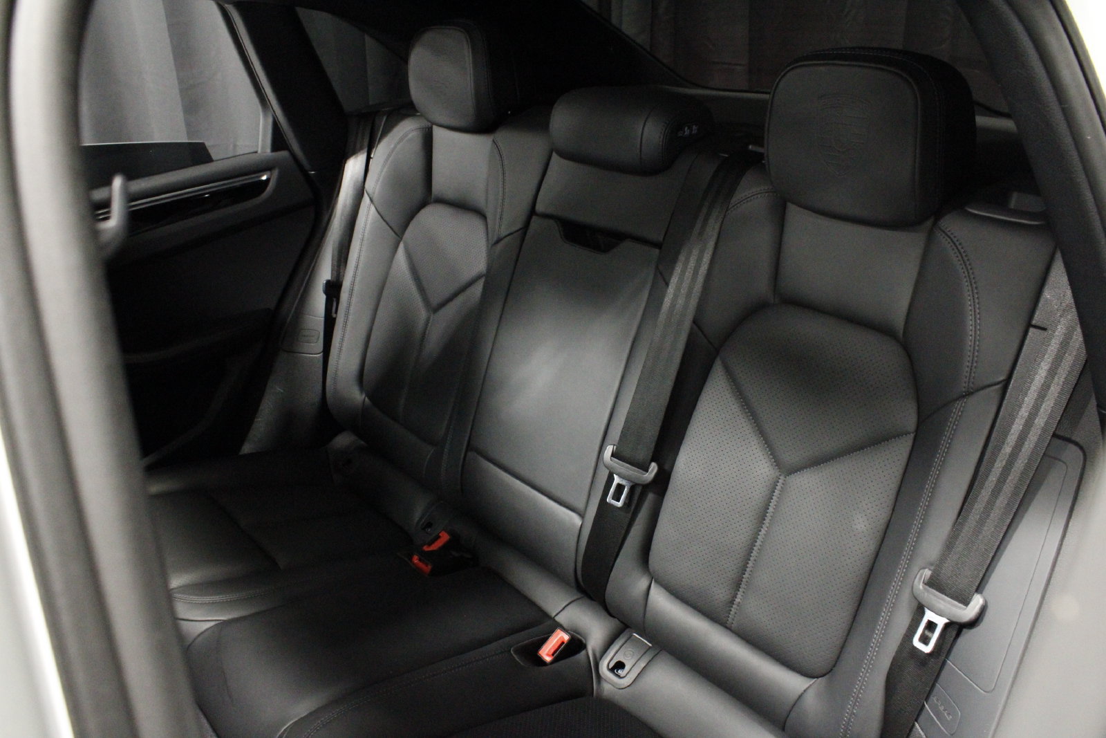 Used 2022 Porsche Macan AWD/4WD image 21