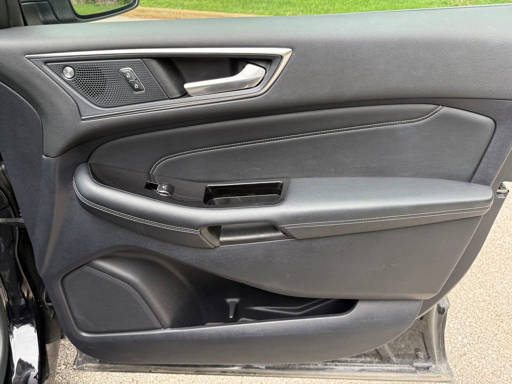 Used 2019 Ford Edge Titanium AWD/4WD image 27