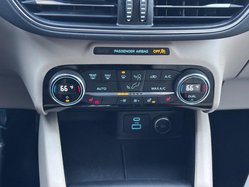 Used 2021 Ford Escape Titanium image 24