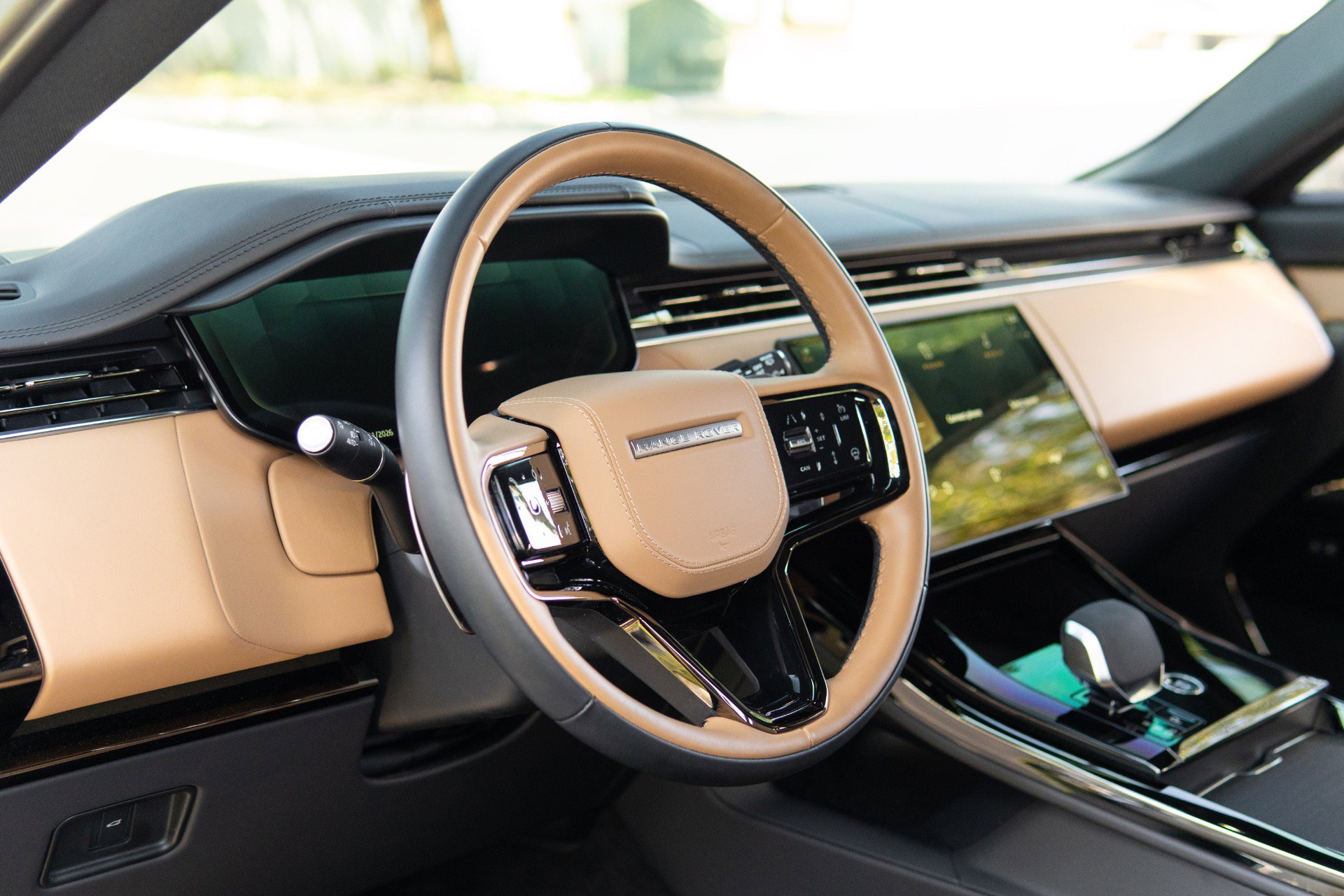 Used 2025 Land Rover Range Rover Sport Dynamic SE AWD/4WD image 4