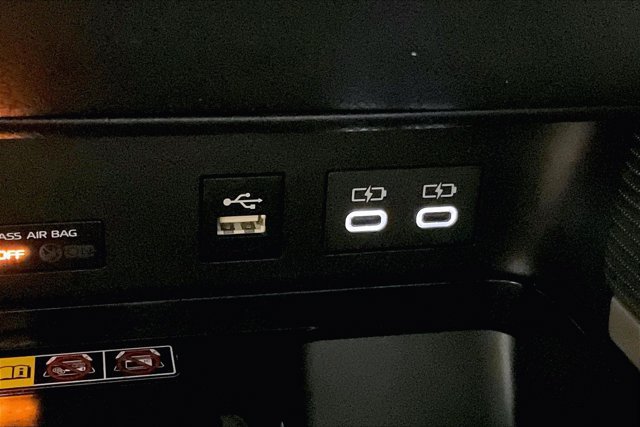Used 2025 Toyota Camry SE FWD image 34