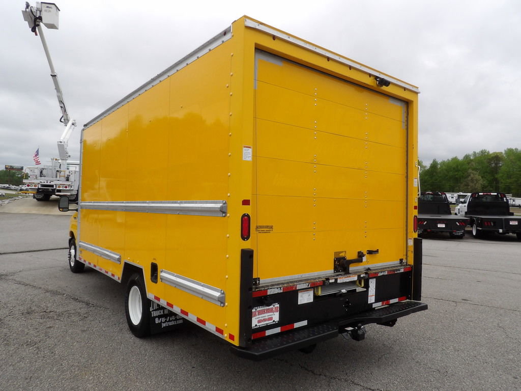 Used 2021 Ford E-350 and Econoline 350 Super Duty RWD image 5