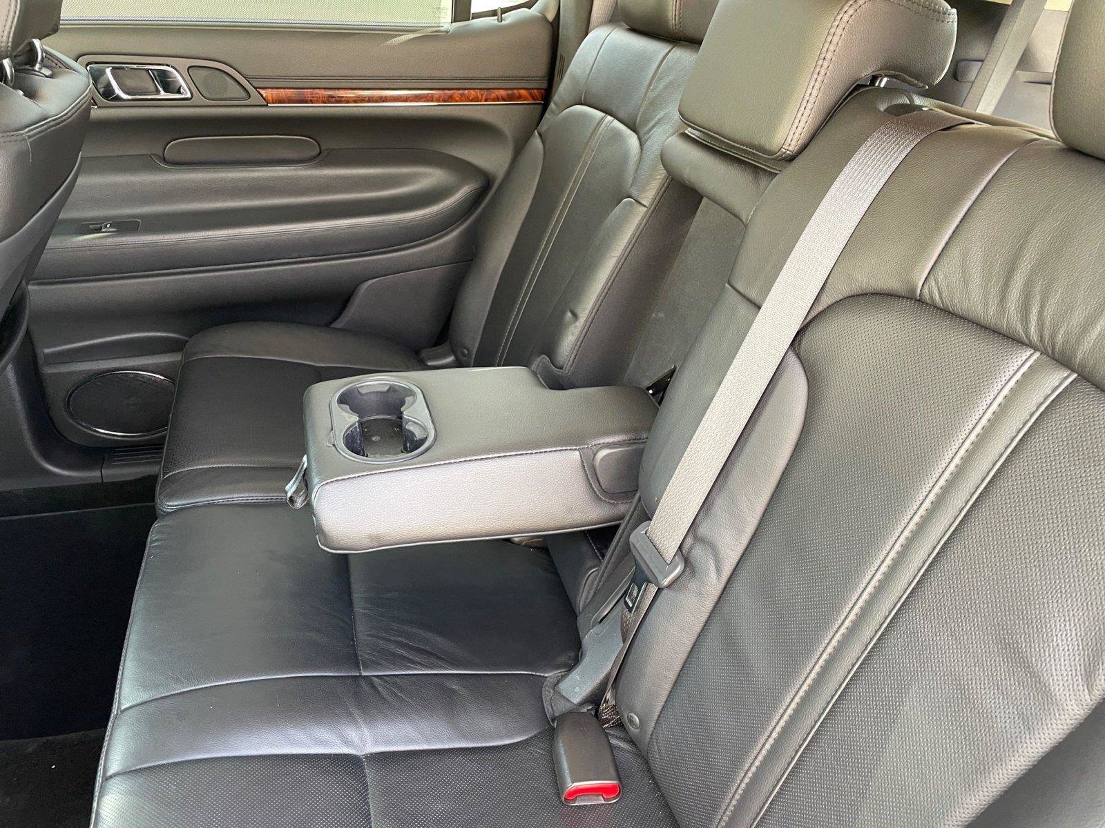 Used 2018 Lincoln MKT AWD image 22