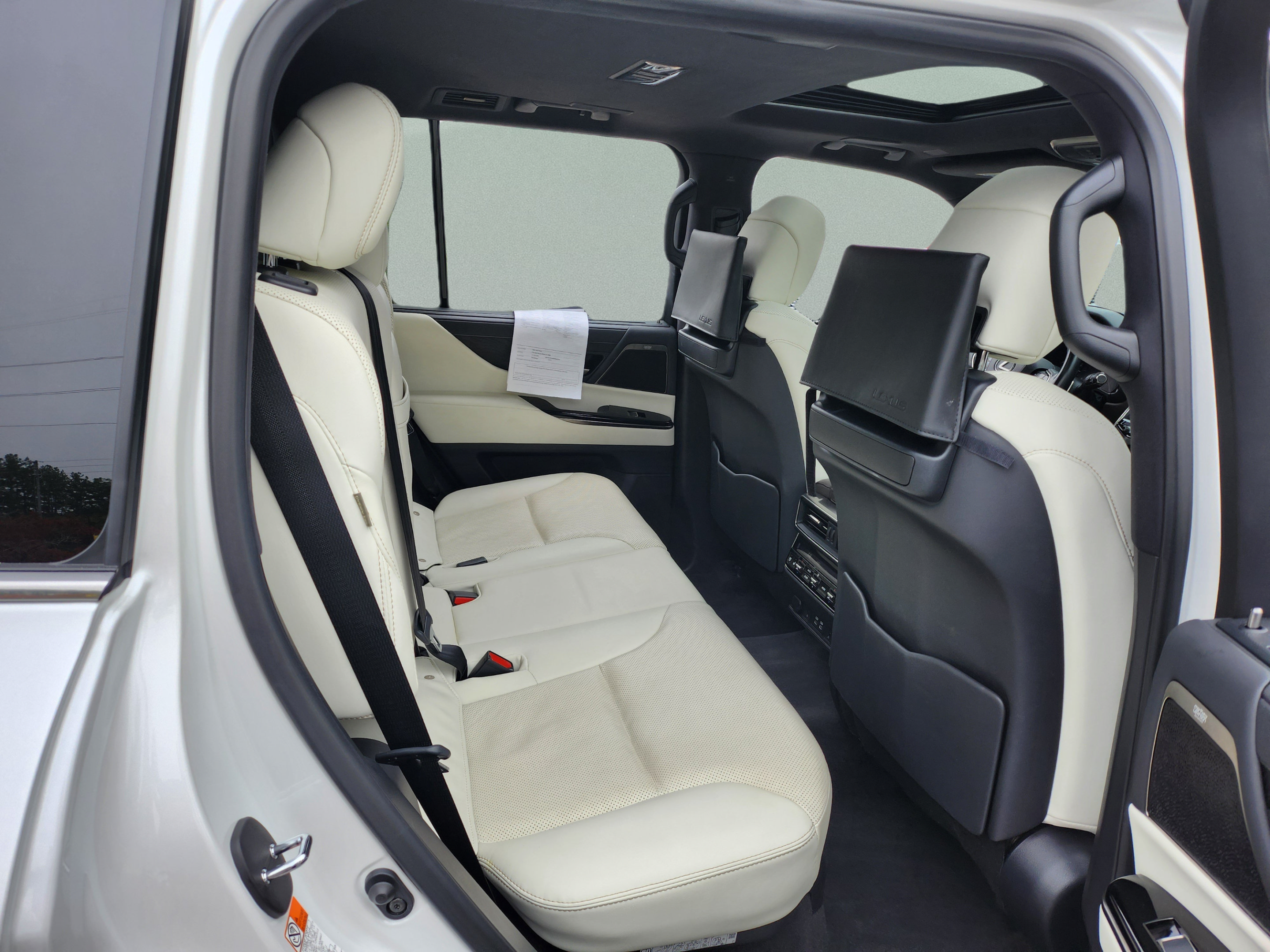 Used 2023 Lexus LX 600 4WD w/ Accessory Package (Z1) image 26