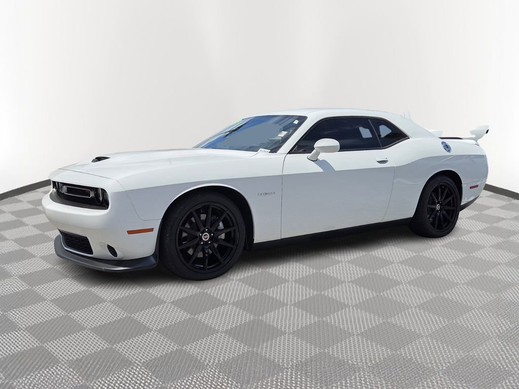 Used 2022 Dodge Challenger R/T image 2