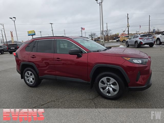 Used 2021 Toyota RAV4 LE image 2